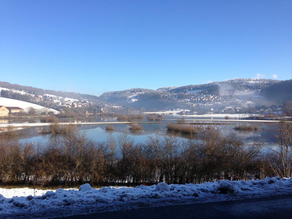 Hotel Les Rives Du Doubs Les Brenets Buitenkant foto