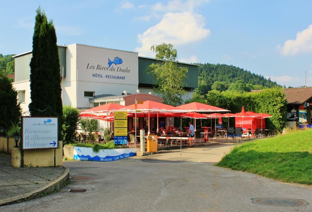 Hotel Les Rives Du Doubs Les Brenets Buitenkant foto